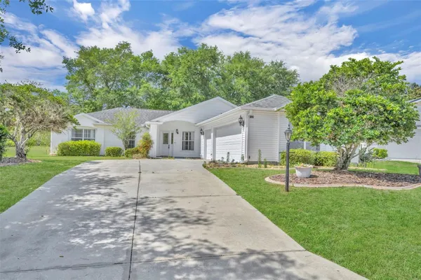 Property Slideshow image 2 of 57 | 4936 sawgrass lake cir, Leesburg, FL, 34748
