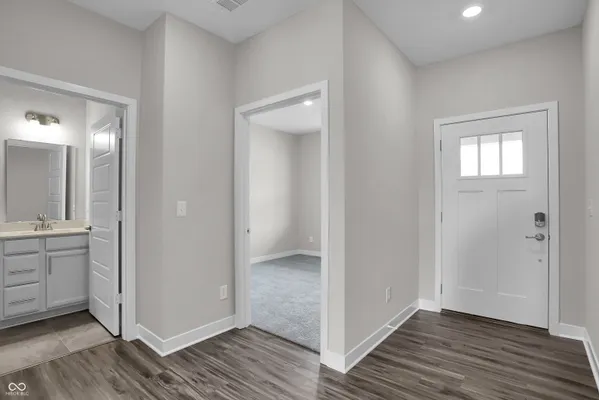 Property Slideshow image 3 of 31 | 5251 foxley park ln, Avon, IN, 46123