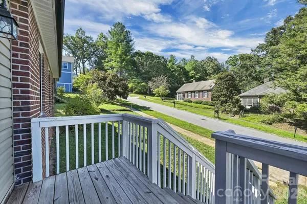 Property Slideshow image 2 of 31 | 10 enka oak st, Candler, NC, 28715
