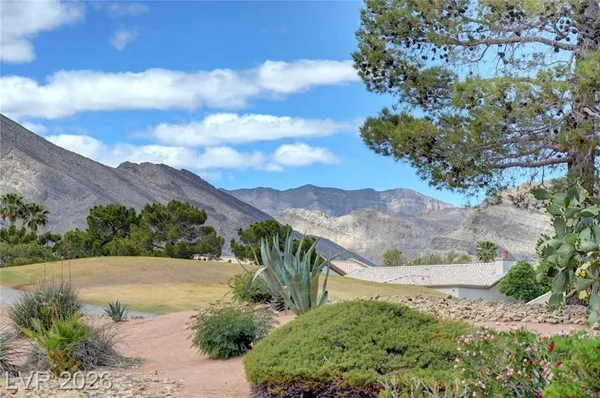 Property Slideshow image 3 of 34 | 10300 button willow dr, Las Vegas, NV, 89134