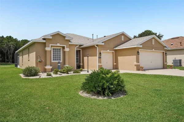 Property Slideshow image 2 of 43 | 1044 sw 159th st, Ocala, FL, 34473