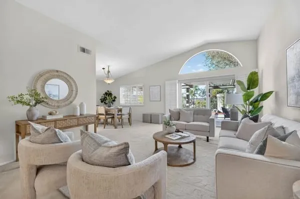 Property Slideshow image 2 of 26 | 13025 avenida marbella, San Diego, CA, 92128