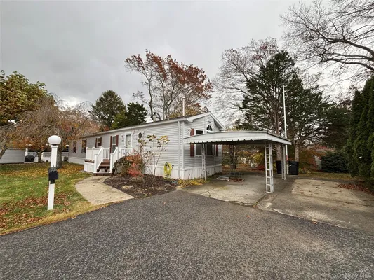 Property Slideshow image 2 of 33 | 1661 old country rd unit 280, Riverhead, NY, 11901