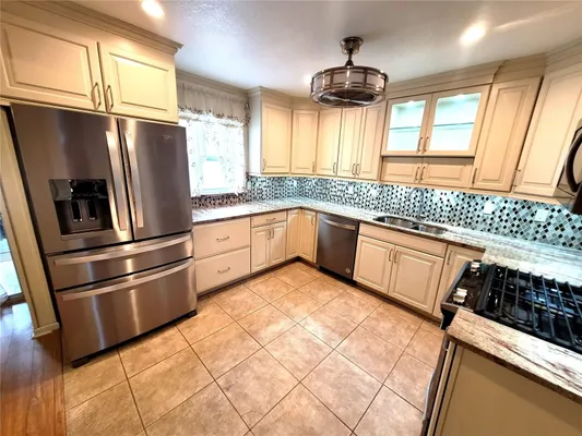 Property Slideshow image 3 of 14 | 4999 springwood ct, Pinellas Park, FL, 33782