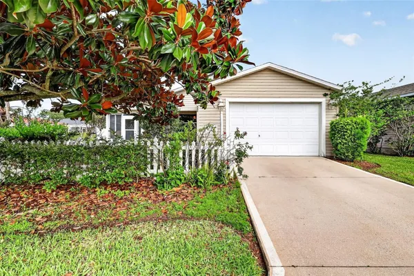 Property Slideshow image 3 of 24 | 448 canterbury ct, The Villages, FL, 32162