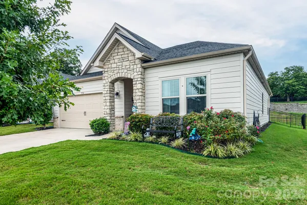 Property Slideshow image 3 of 37 | 5134 turtle creek dr, Denver, NC, 28037