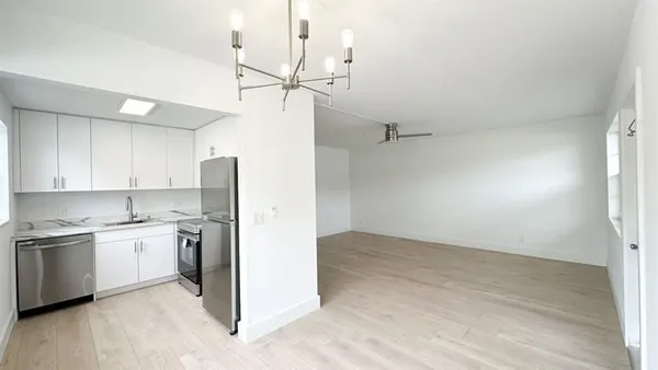 Property Slideshow image 2 of 43 | 109 harwood j # 109, Deerfield Beach, FL, 33442