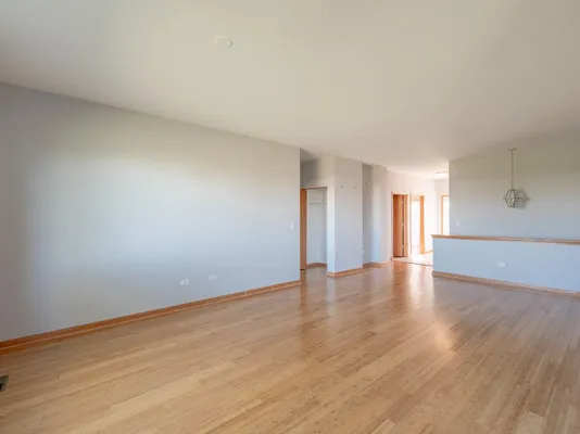 Property Slideshow image 3 of 16 | 21458 w douglas ln, Plainfield, IL, 60544