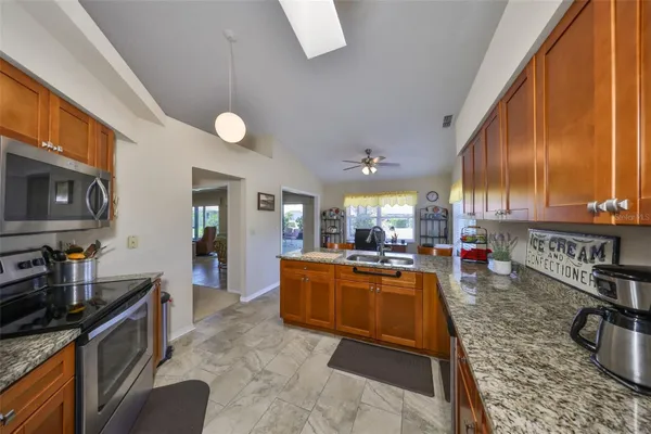Property Slideshow image 3 of 45 | 2004 berry roberts dr, Sun City Center, FL, 33573