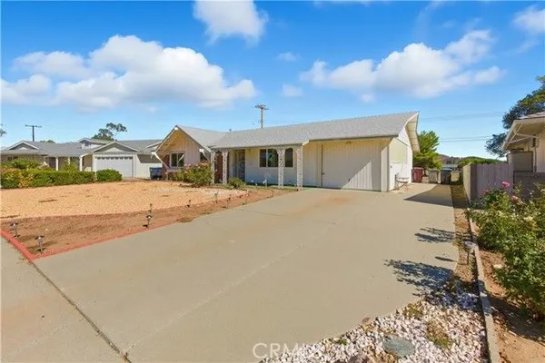 Property Slideshow image 2 of 17 | 28484 e worcester rd, Menifee, CA, 92586