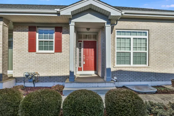 Property Slideshow image 3 of 26 | 895 eineke blvd, Algonquin, IL, 60102