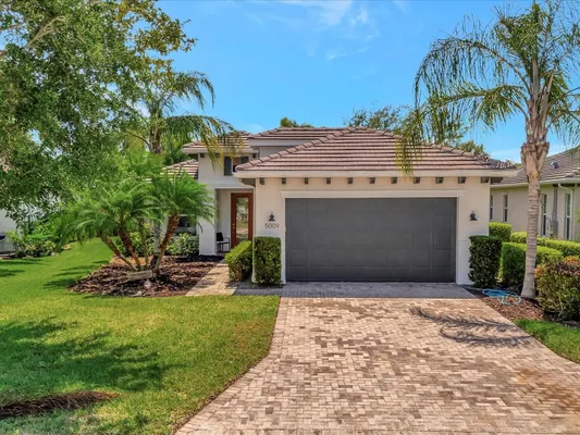 Property Slideshow image 2 of 51 | 5009 lake overlook ave, Bradenton, FL, 34208