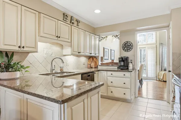 Property Slideshow image 3 of 42 | 890 shoreline rd, Lake Barrington, IL, 60010