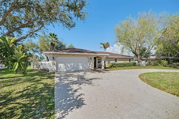 Property Slideshow image 2 of 32 | 7918 cypress lake dr, Sarasota, FL, 34243