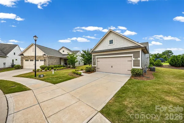 Property Slideshow image 3 of 44 | 954 sunrise ln, Fort Mill, SC, 29715