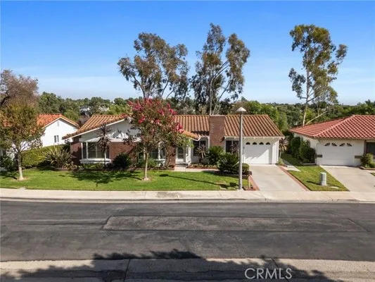 Property Slideshow image 3 of 55 | 28162 via cernuda, Mission Viejo, CA, 92692