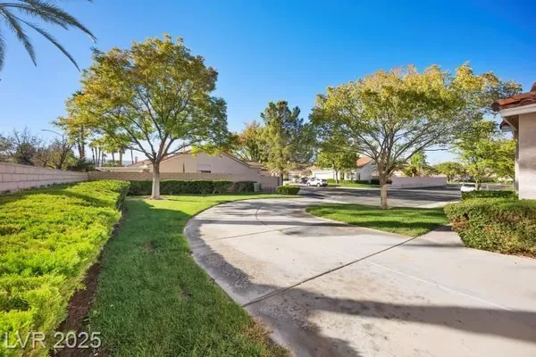 Property Slideshow image 2 of 41 | 4890 el capote dr, Las Vegas, NV, 89147