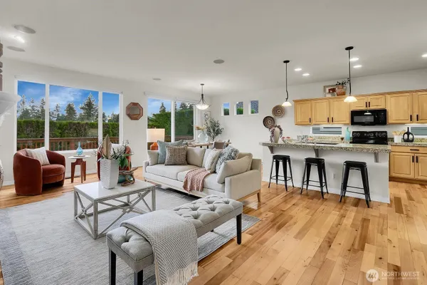 Property Slideshow image 3 of 38 | 23042 ne 128th pl, Redmond, WA, 98053