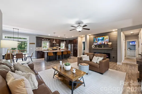 Property Slideshow image 3 of 35 | 10943 harrisburg rd, Fort Mill, SC, 29707