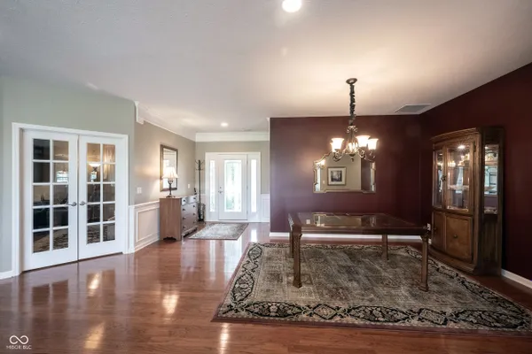 Property Slideshow image 3 of 61 | 16275 oakford trl, Fishers, IN, 46037