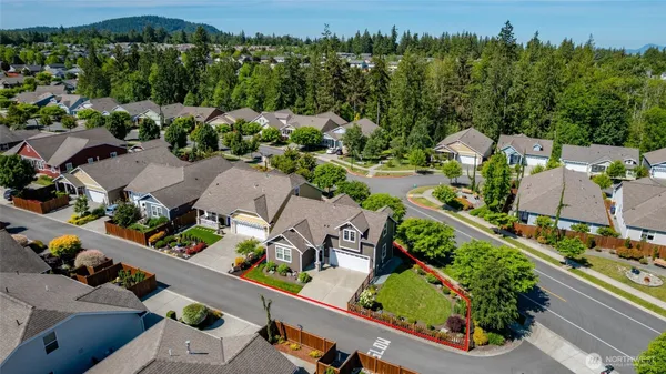 Property Slideshow image 3 of 33 | 232 sinclair aly, Mount Vernon, WA, 98274