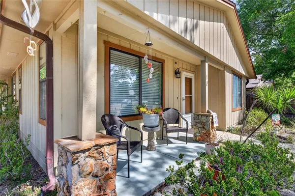 Property Slideshow image 2 of 24 | 10 lakepoint cir, Port Orange, FL, 32128