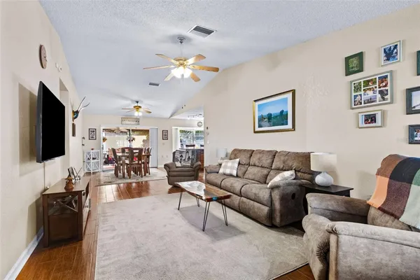 Property Slideshow image 3 of 37 | 1417 heather ridge blvd, Dunedin, FL, 34698
