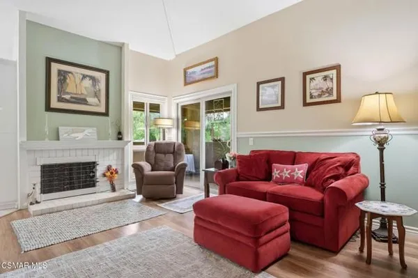 Property Slideshow image 3 of 24 | 460 arbor lane ct 202, Thousand Oaks, CA, 91360