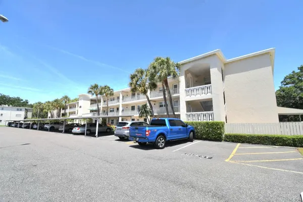 Property Slideshow image 3 of 22 | 936 virginia st 206, Dunedin, FL, 34698