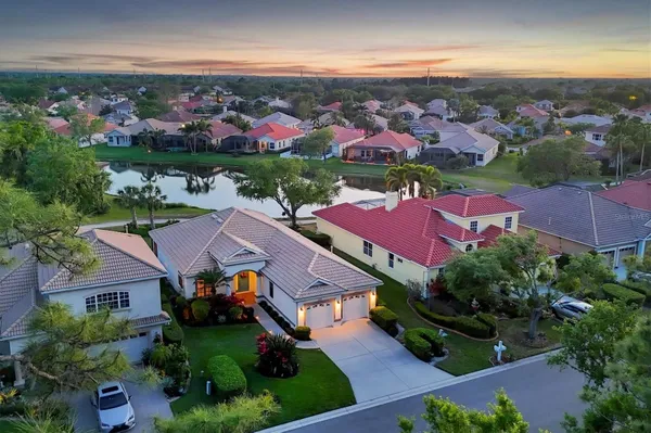 Property Slideshow image 2 of 79 | 6458 tailfeather way, Bradenton, FL, 34203