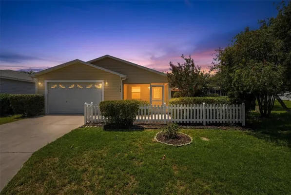 Property Slideshow image 3 of 50 | 2484 kingstree pl, The Villages, FL, 32162