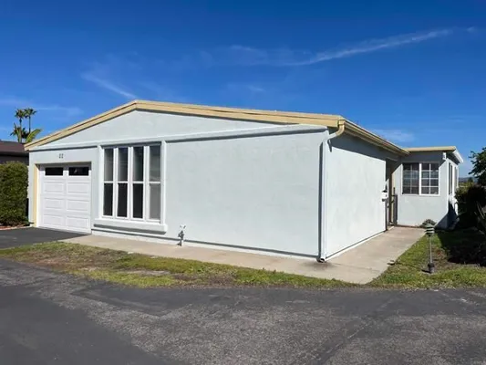 Property Slideshow image 2 of 44 | 3808 vista campana 22, Oceanside, CA, 92057