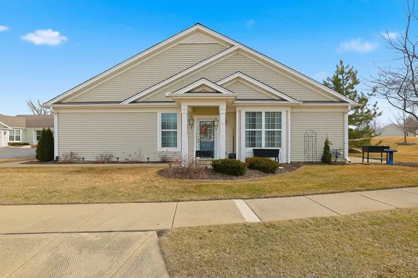 Property Slideshow image 2 of 21 | 13370 arboretum ln, Huntley, IL, 60142