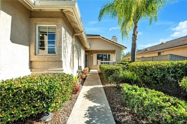 Property Slideshow image 3 of 43 | 40252 via aguadulce, Murrieta, CA, 92562
