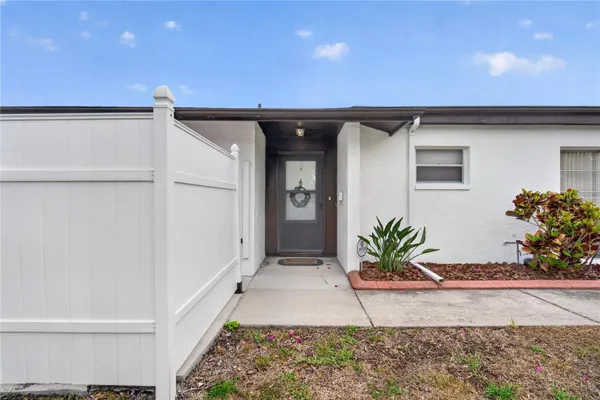 Property Slideshow image 3 of 51 | 3501 n village ct 220, Sarasota, FL, 34231