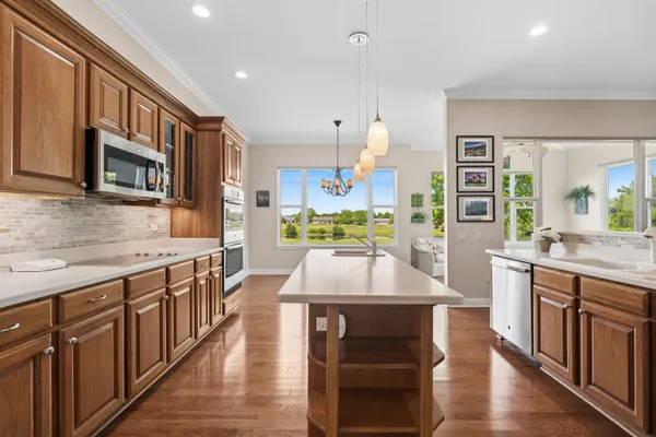Property Slideshow image 3 of 27 | 13037 stone creek ct, Huntley, IL, 60142