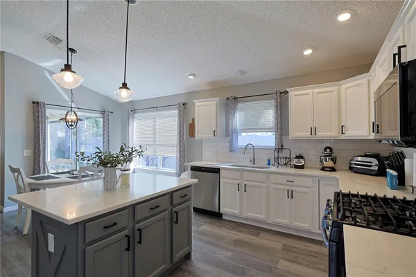 Property Slideshow image 3 of 27 | 1451 rosedale way, The Villages, FL, 32162