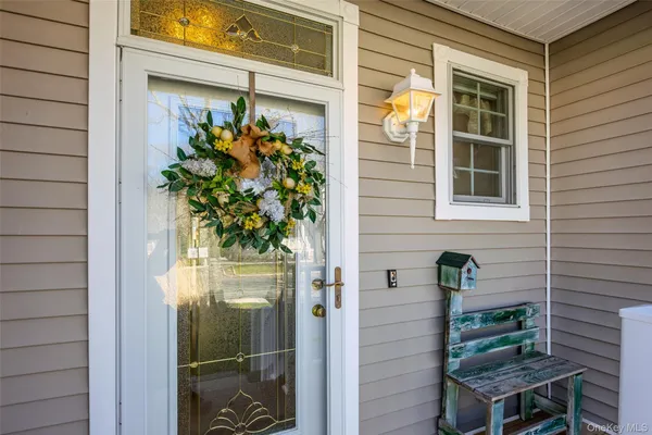 Property Slideshow image 3 of 49 | 86 brianna dr, Brookhaven, NY, 11733