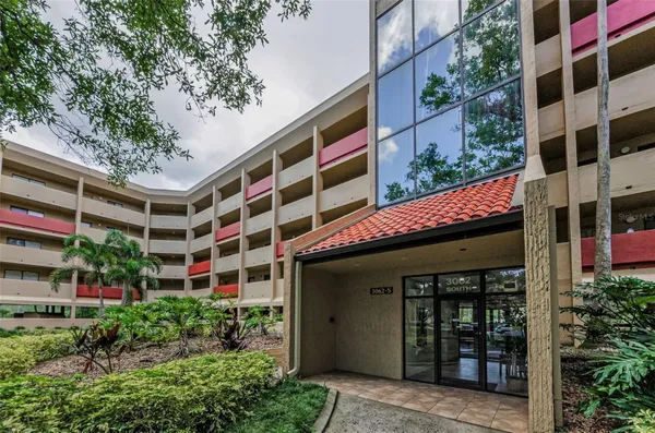 Property Slideshow image 3 of 47 | 3062 eastland blvd unit 308, Clearwater, FL, 33761