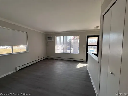 Property Slideshow image 2 of 12 | 25159 franklin ter # 8, South Lyon, MI, 48178