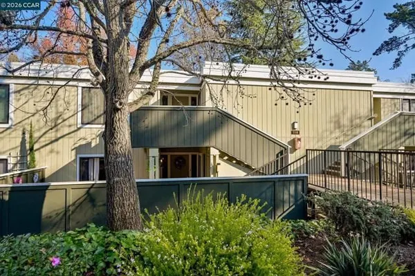 Property Slideshow image 2 of 37 | 1116 running spgs 6, Walnut Creek, CA, 94595