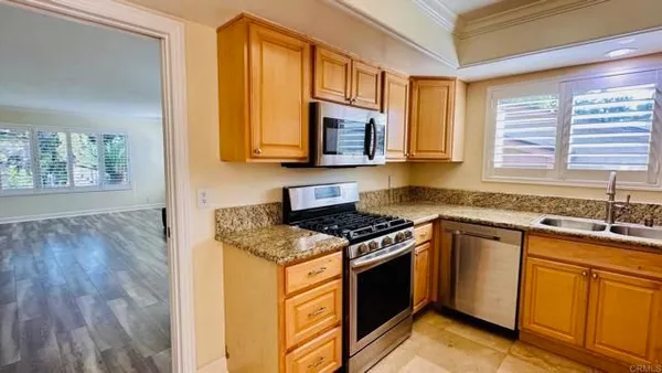 Property Slideshow image 3 of 26 | 1034 turnstone way, Oceanside, CA, 92057