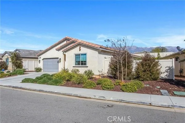 Property Slideshow image 3 of 31 | 1626 easton ln, Beaumont, CA, 92223