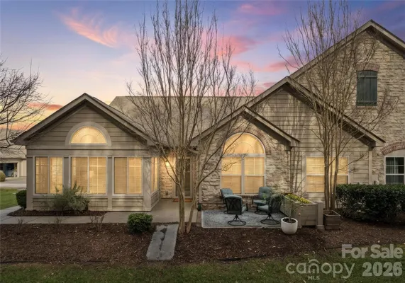 Property Slideshow image 2 of 36 | 2304 coltsview ln, Matthews, NC, 28105