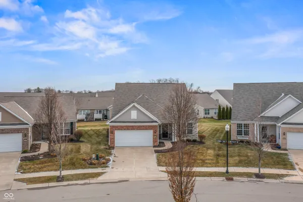 Property Slideshow image 3 of 56 | 13229 catawba trl, Fishers, IN, 46037