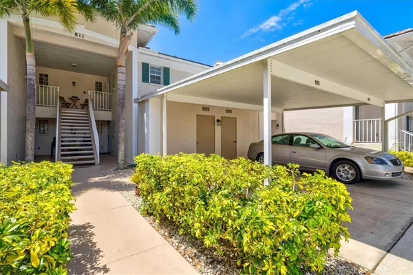 Property Slideshow image 2 of 74 | 811 montrose dr 103, Venice, FL, 34293