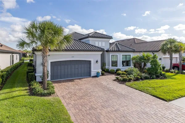 Property Slideshow image 2 of 100 | 11121 egeria dr, Odessa, FL, 33556