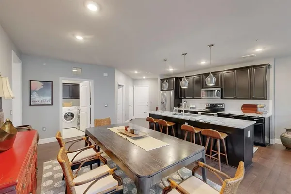Property Slideshow image 3 of 40 | 1735 wittington pl apt 3403, Dallas, TX, 75234