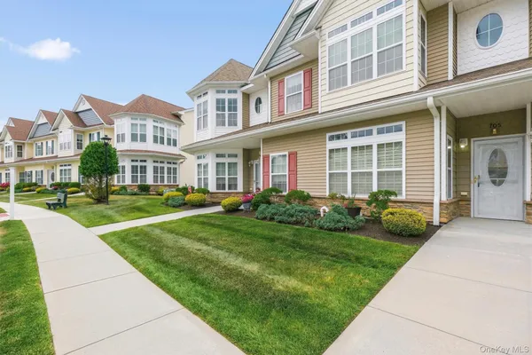 Property Slideshow image 3 of 48 | 705 egrets lndg, Carmel, NY, 10512
