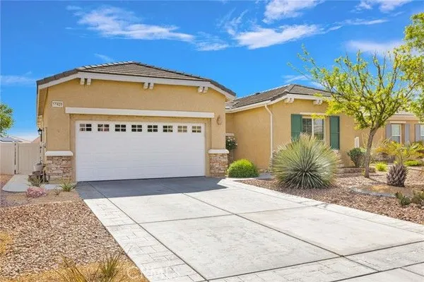 Property Slideshow image 2 of 41 | 10429 lanigan rd, Apple Valley, CA, 92308